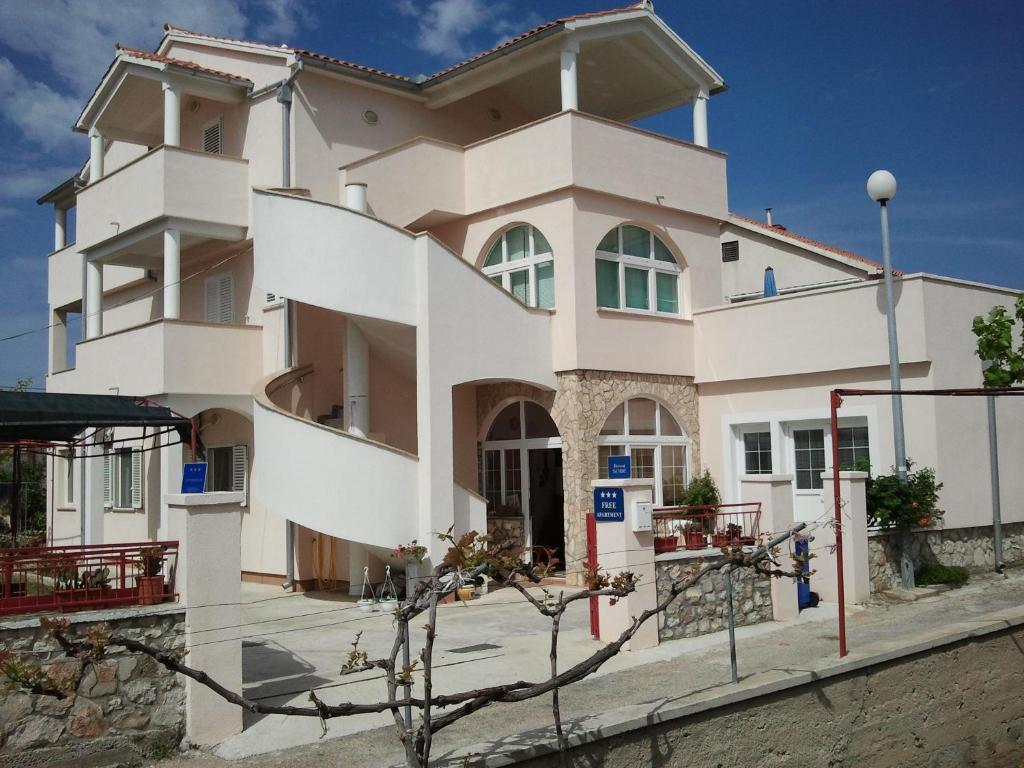 Apartments Jakovcev Betina  Zewnętrze zdjęcie