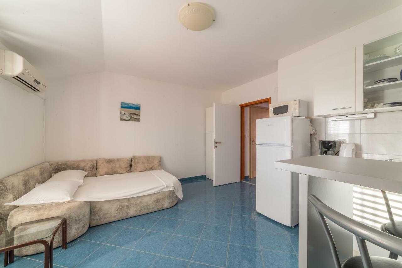 Apartments Jakovcev Betina  Zewnętrze zdjęcie